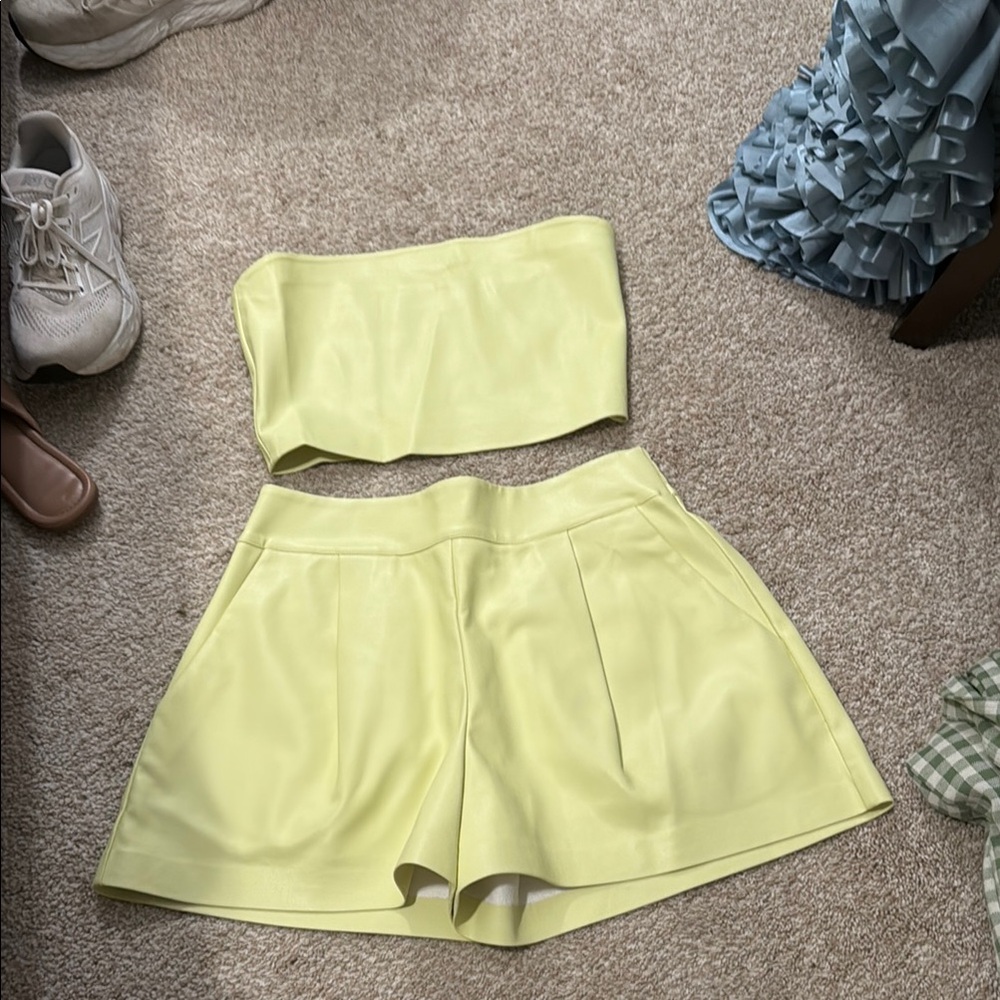 Susana Monaco Cream and Yellow Set
